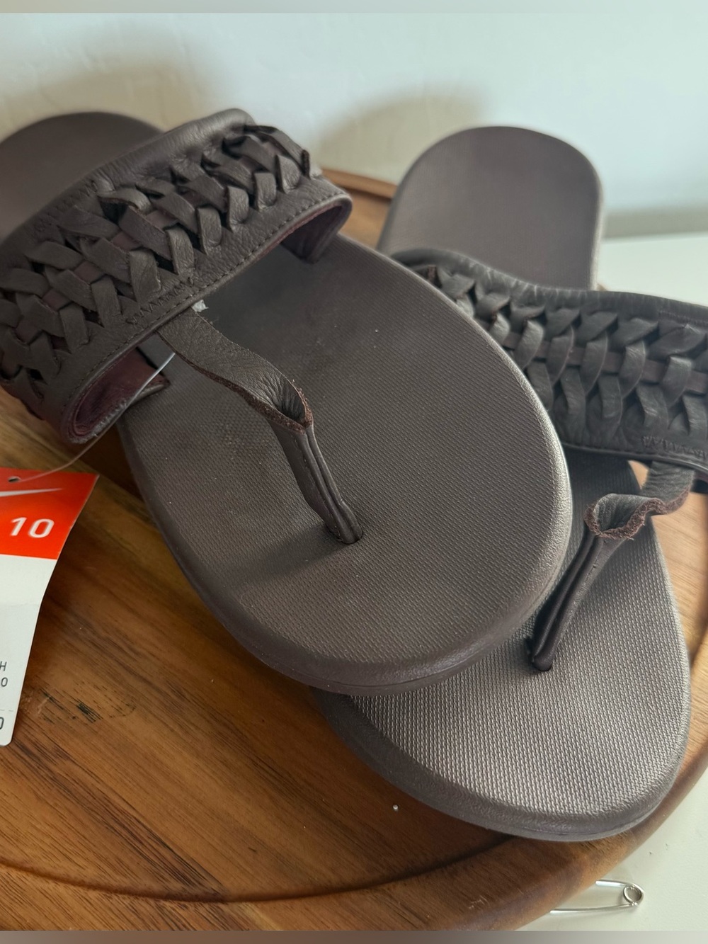 New Women’s Nike Size 10 Women’s Bella Kai Thong 2 Brown Sandals Shoes Footwear